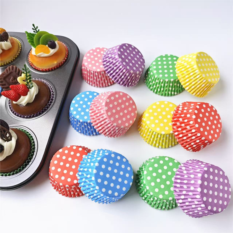 Kitchen Baking Paper - 100枚入り水玉模様ケーキペーパーライナー、耐油ベーキングカップ、ケーキ、デザート、パーティーデコレーションに最適