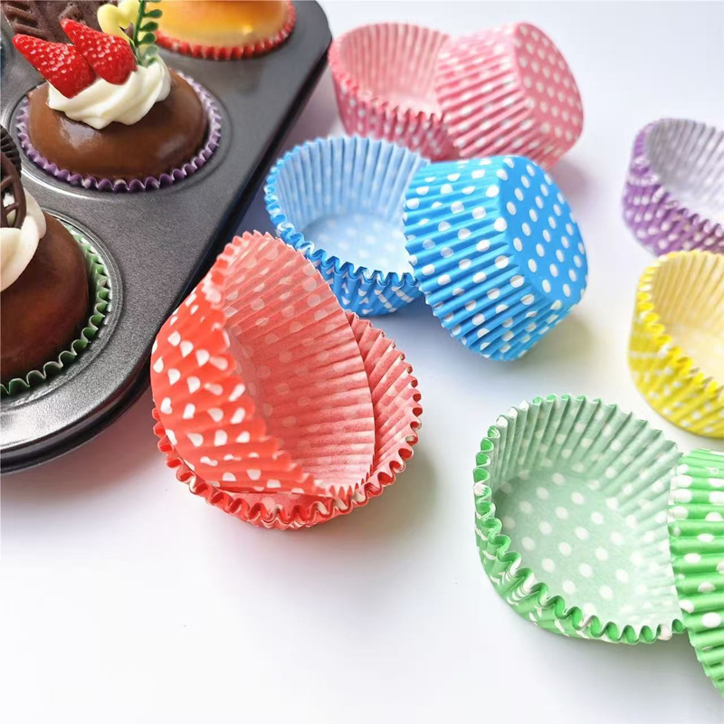 100枚入り水玉模様ケーキペーパーライナー、耐油ベーキングカ - Kitchen Baking Paper のレビューと価格