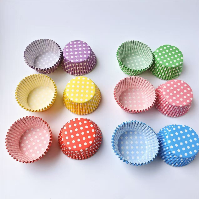 100枚入り水玉模様ケーキペーパーライナー、耐油ベーキングカ - Kitchen Baking Paper のレビューと価格
