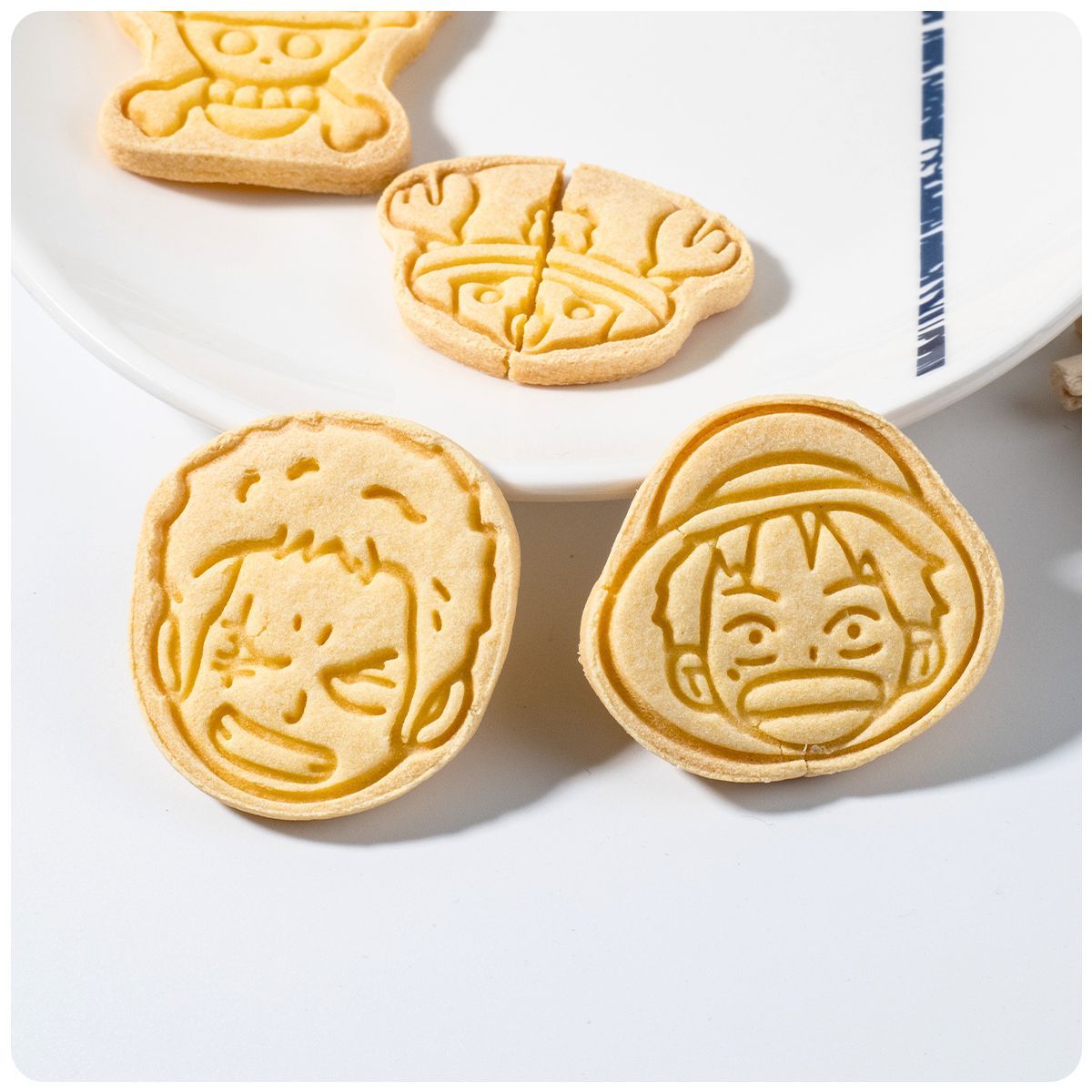 アニメワンピース クッキーカッターセット ルフィ ゾロ ウソ - Kitchen Baking Products のレビューと価格